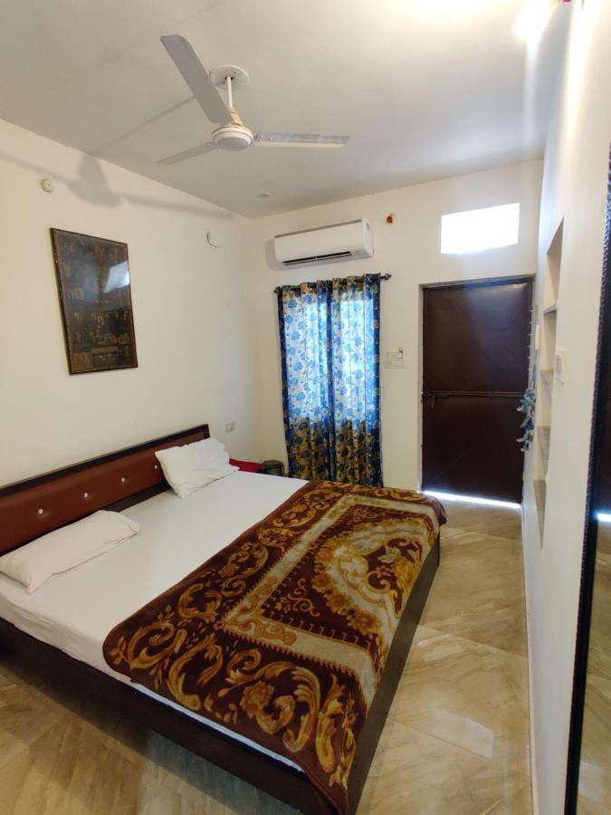 Varah Square Guest House Pushkar Exterior foto