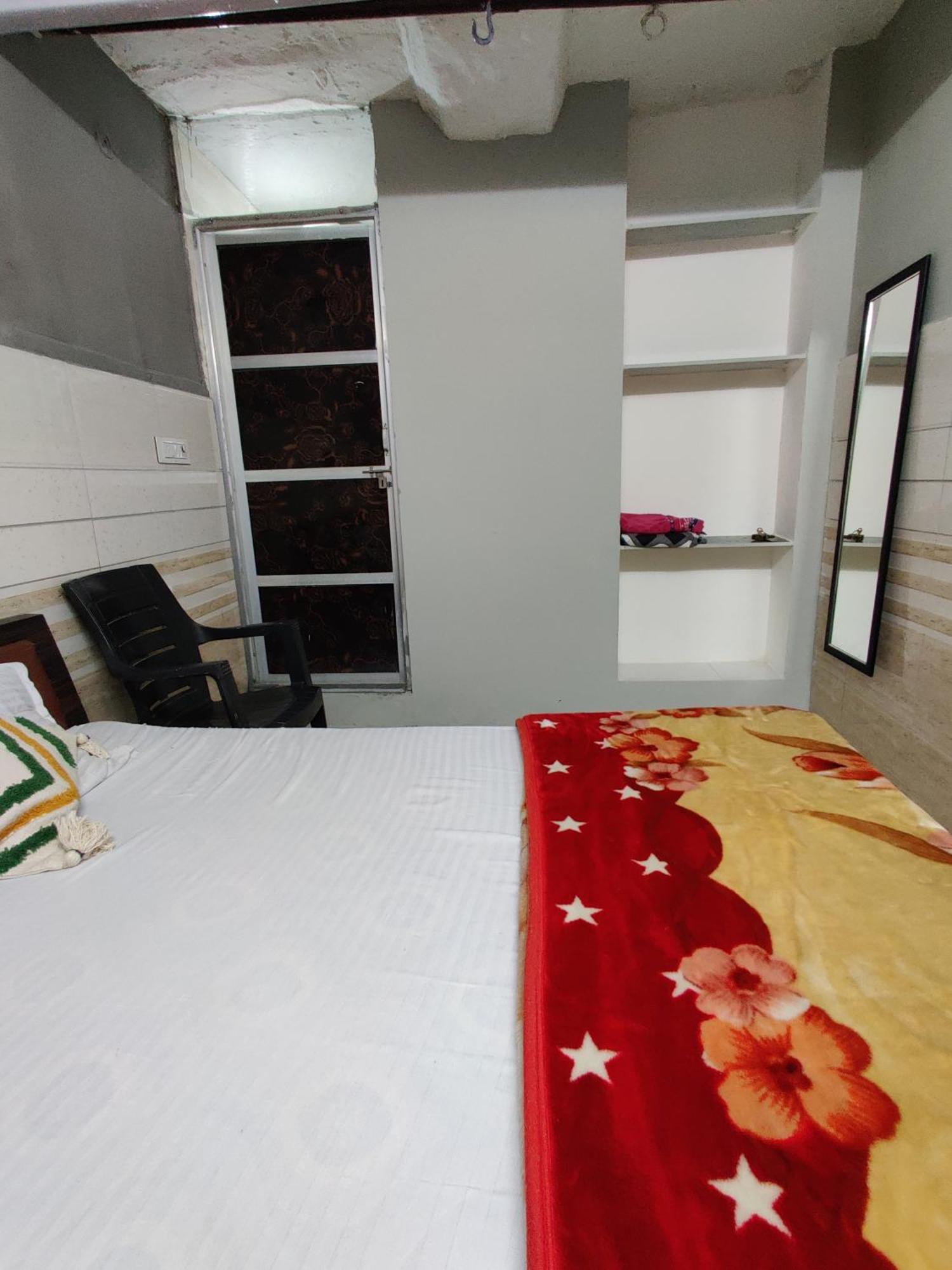 Varah Square Guest House Pushkar Exterior foto